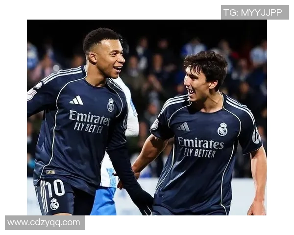 世界杯焦点战皇马与本菲卡平局红牌事件引发全场热议与数据分析