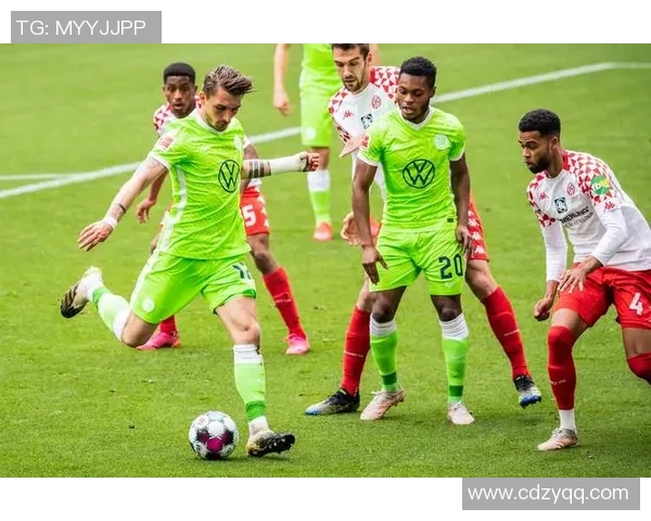 德甲激战尤文图斯与那不勒斯战平绝杀瞬间点燃全场激情