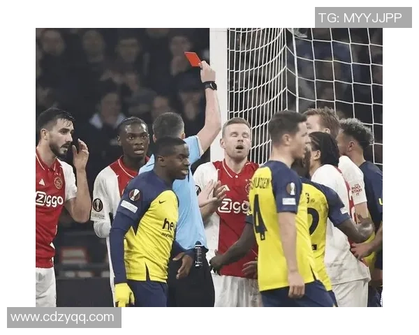 欧联杯波尔图大胜AC米兰帽子戏法引发争议判罚热议