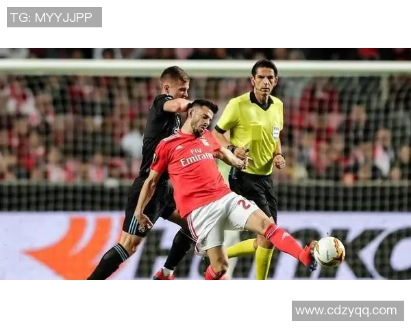 AC米兰友谊赛狂胜本菲卡6-2补时进球引发争议判罚全场沸腾