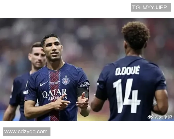 那不勒斯逆转巴黎圣日耳曼引发争议判罚全场沸腾